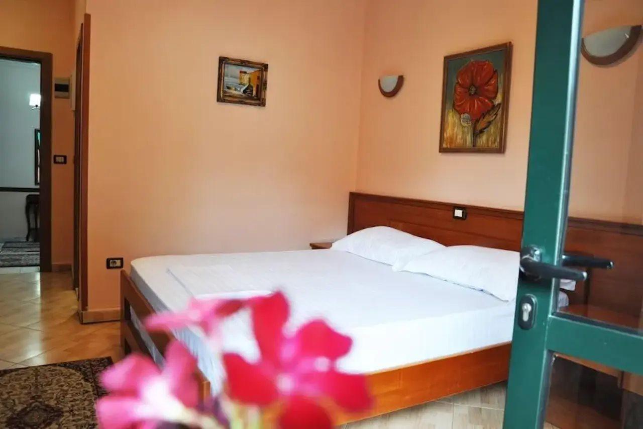 Lugano Hotel Tirana Kültér fotó