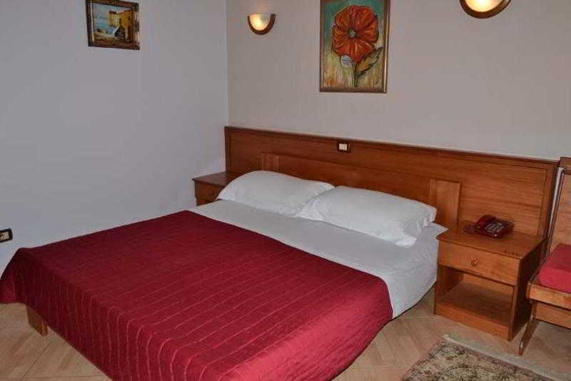 Lugano Hotel Tirana Kültér fotó