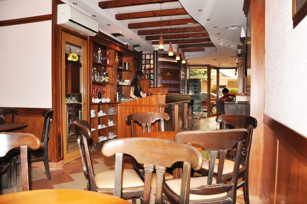 Lugano Hotel Tirana Kültér fotó