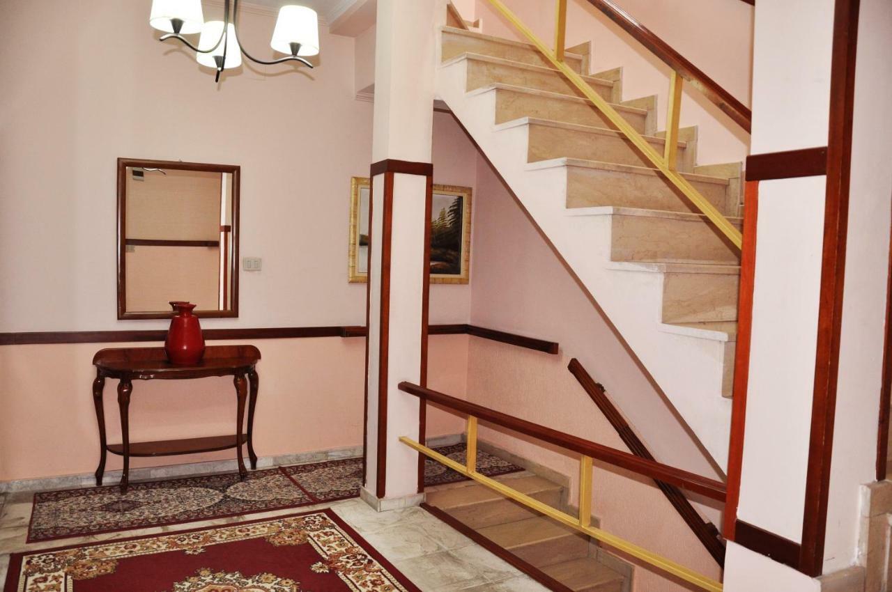 Lugano Hotel Tirana Kültér fotó
